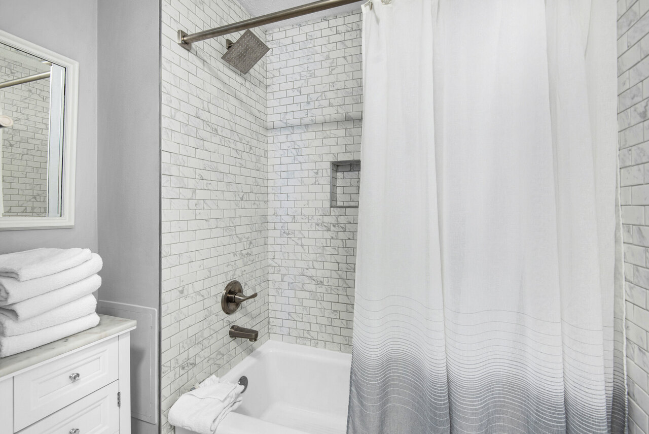 Summerwind 302E - Shell Bottom Blues - Image 24