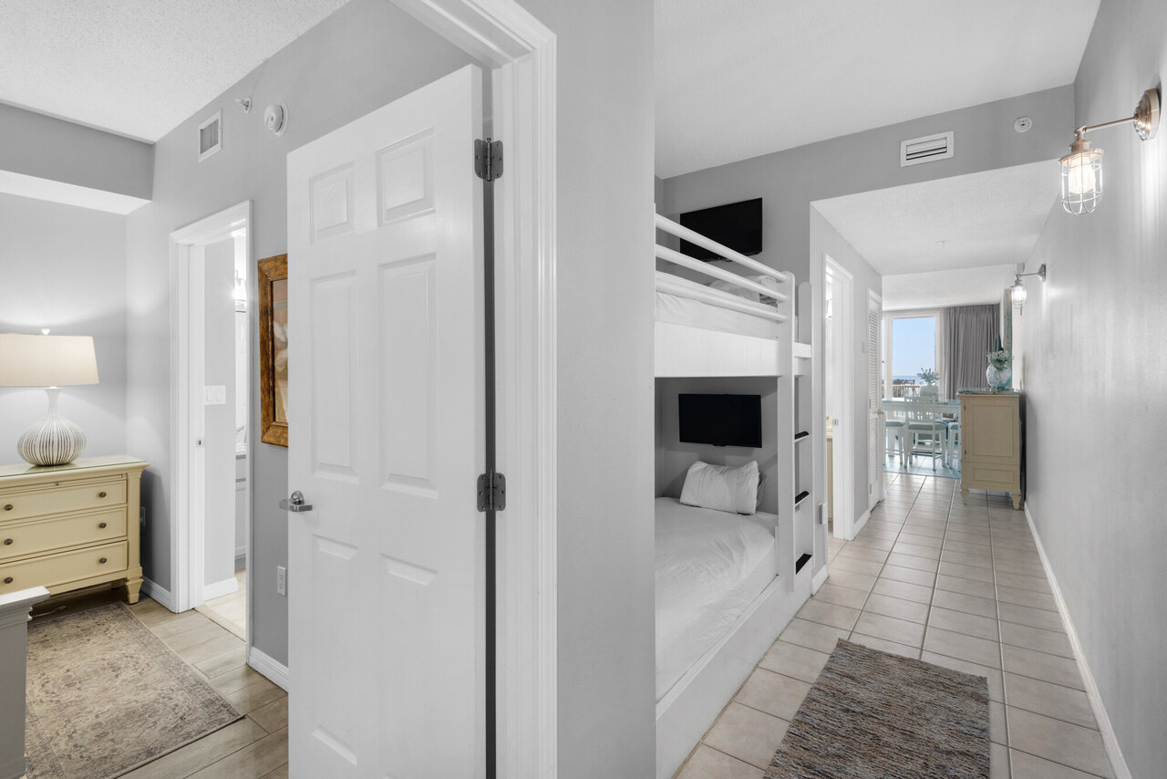 Summerwind 302E - Shell Bottom Blues - Image 27