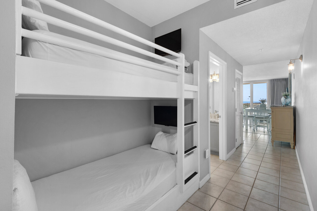 Summerwind 302E - Shell Bottom Blues - Image 28