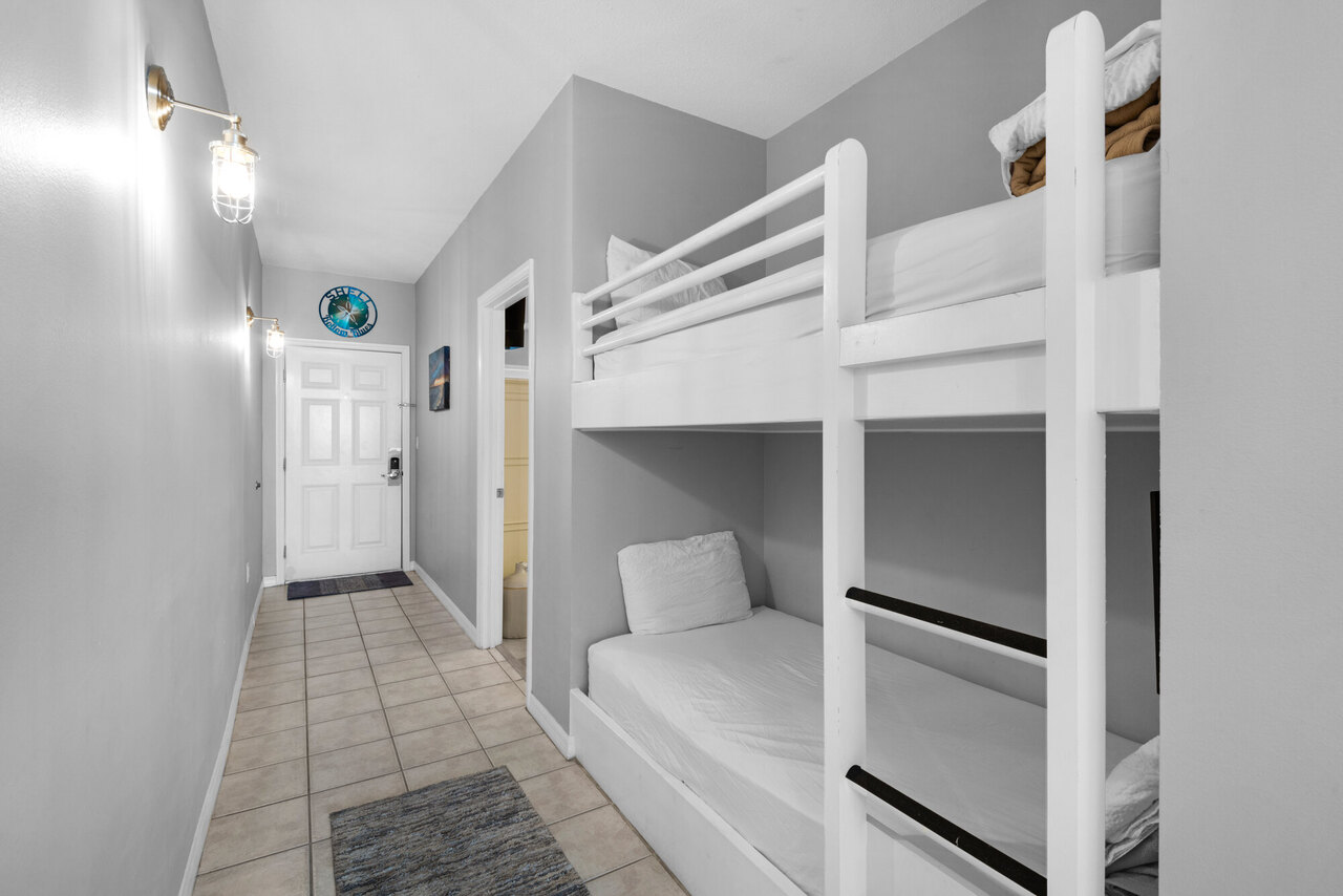 Summerwind 302E - Shell Bottom Blues - Image 29