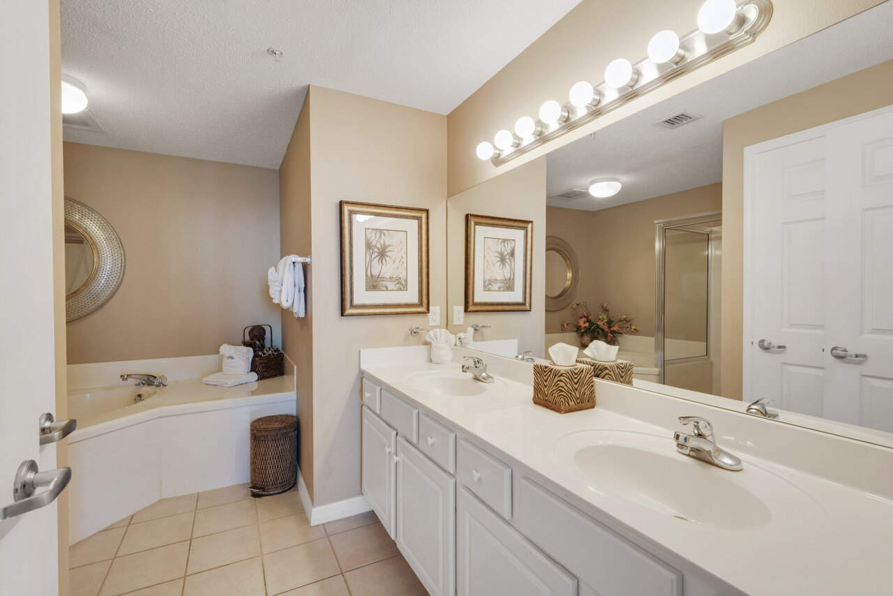 Summerwind 901C - Sunny and Chair - Image 17