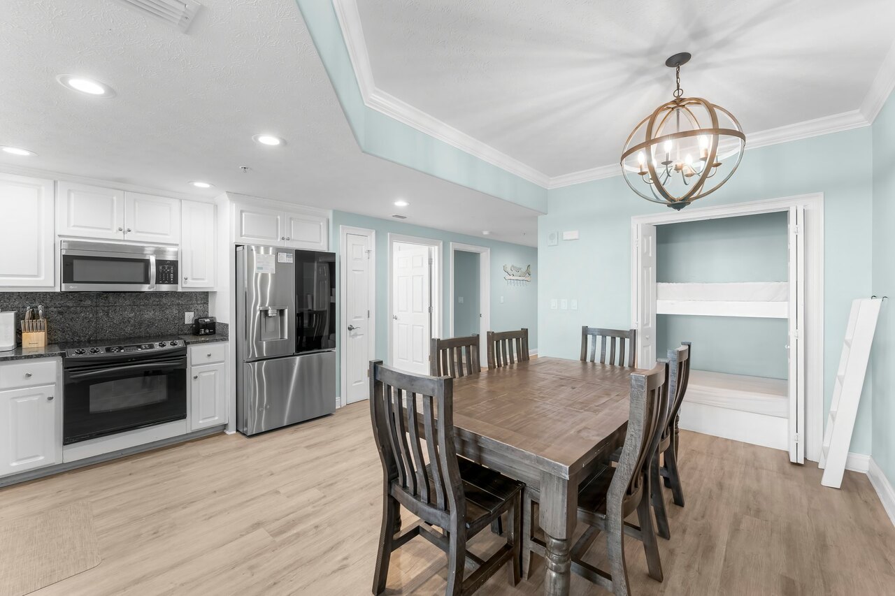 Treasure Island 2005 - Image 11