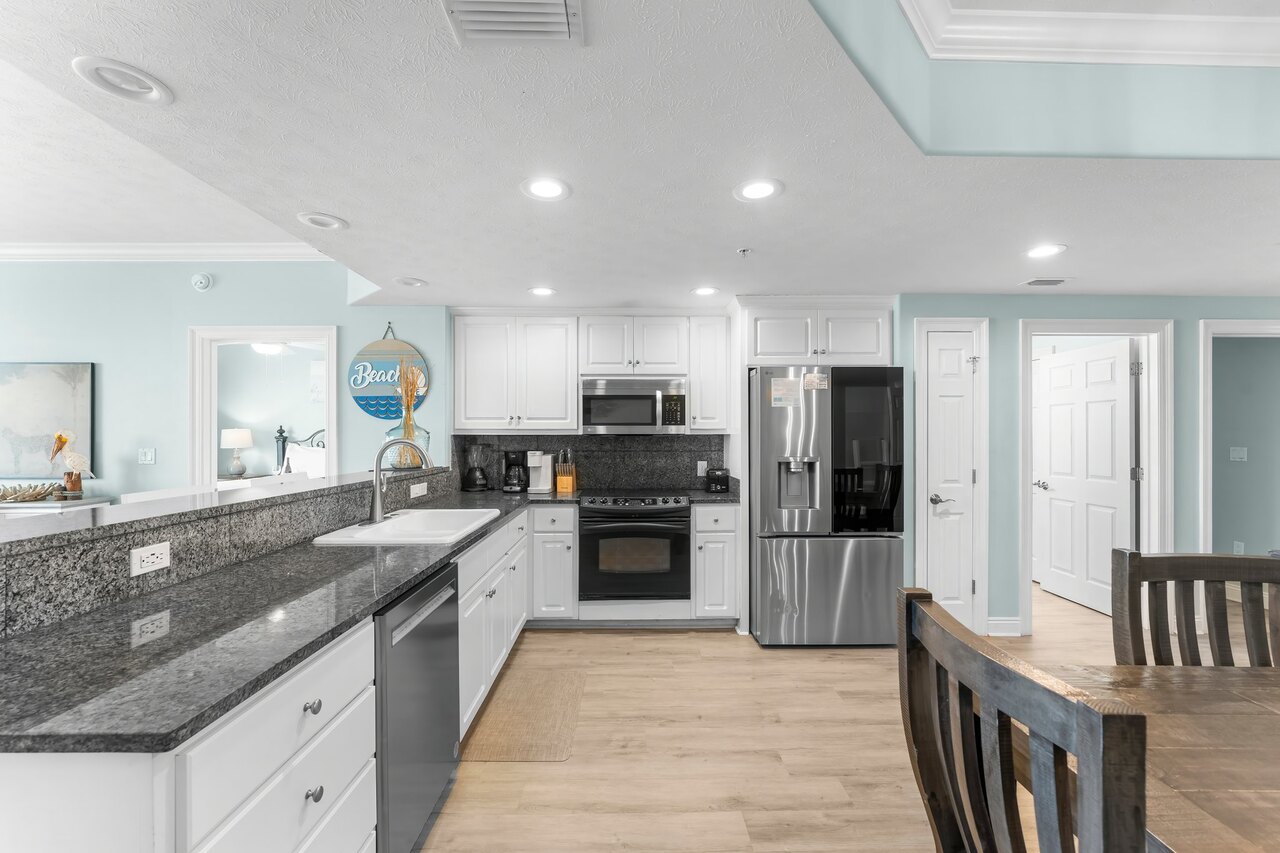 Treasure Island 2005 - Image 14