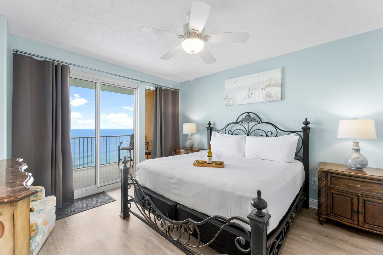 Treasure Island 2005 - Image 20