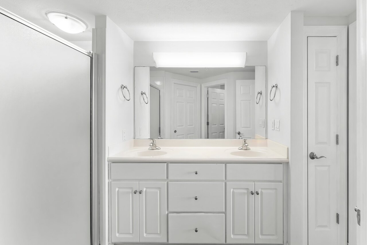 Treasure Island 2005 - Image 22