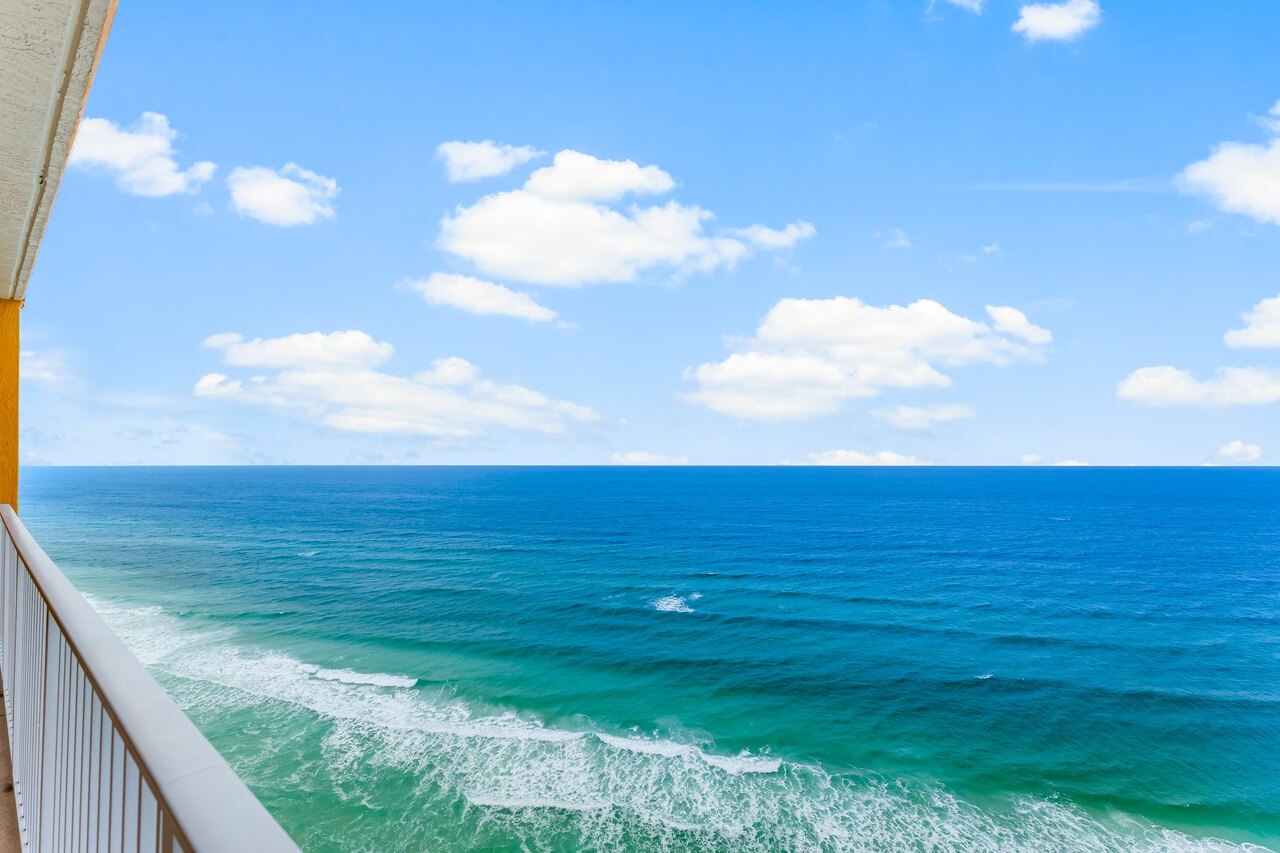 Treasure Island 2005 - Image 29