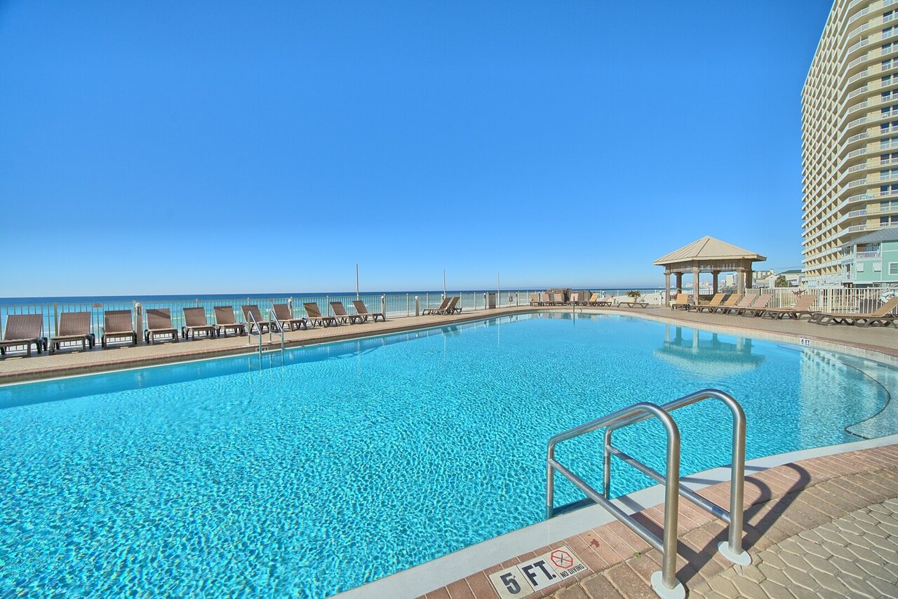 Treasure Island 2005 - Image 35