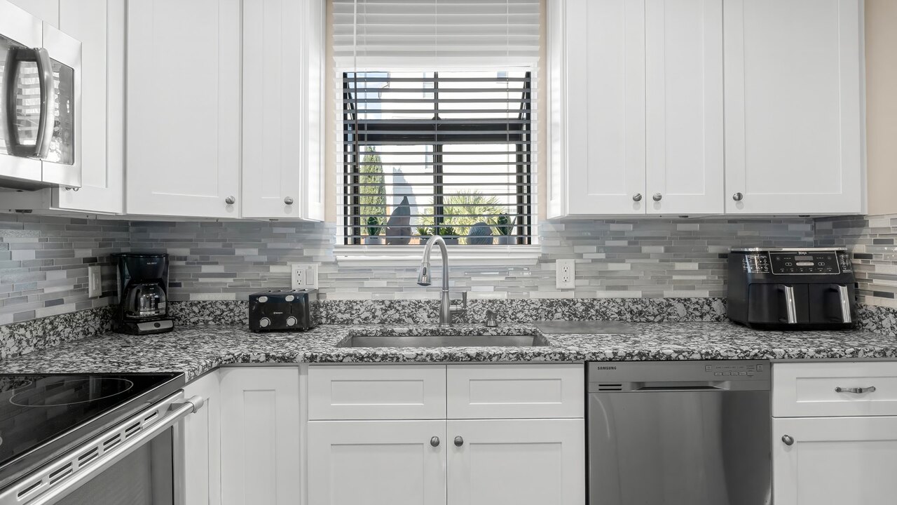 Misty Cove Oasis - Image 13