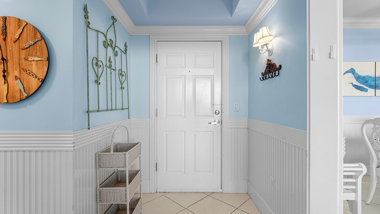 Silver Beach Towers 105E - Image 2