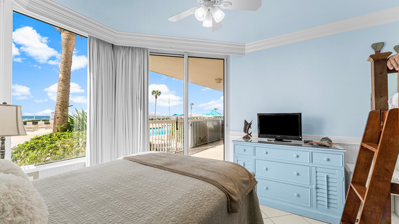 Silver Beach Towers 105E - Image 11