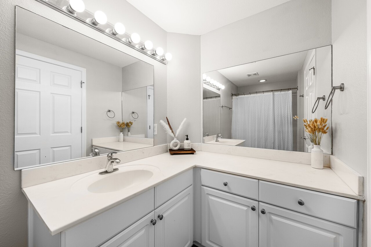 Tidewater 517 - Image 26