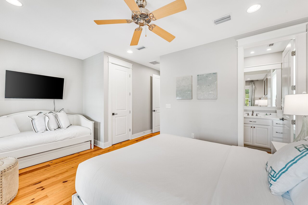 Summersweet Retreat - Image 25