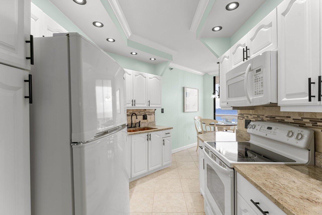 Surfside 1203 - Image 9