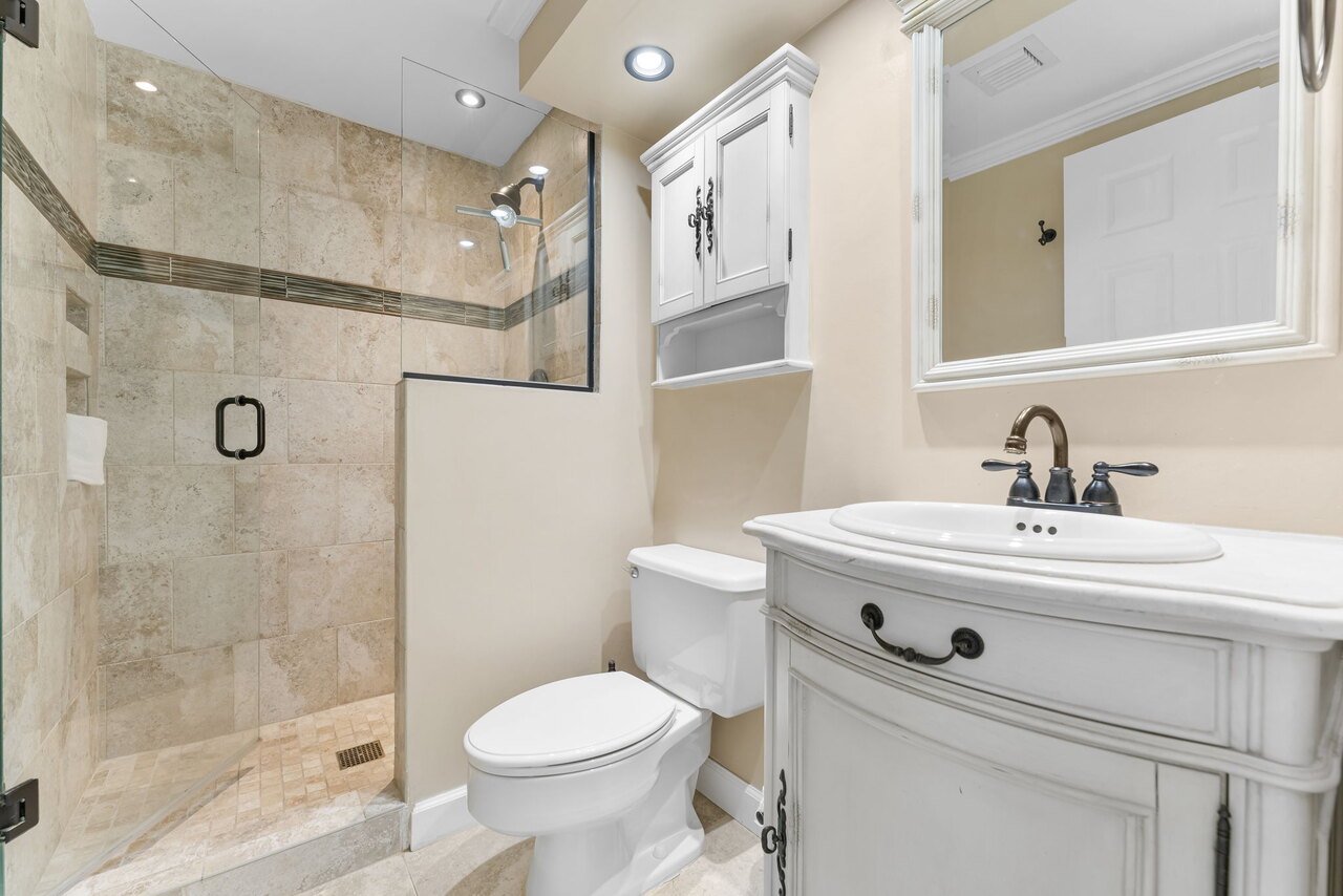 Surfside 1203 - Image 17