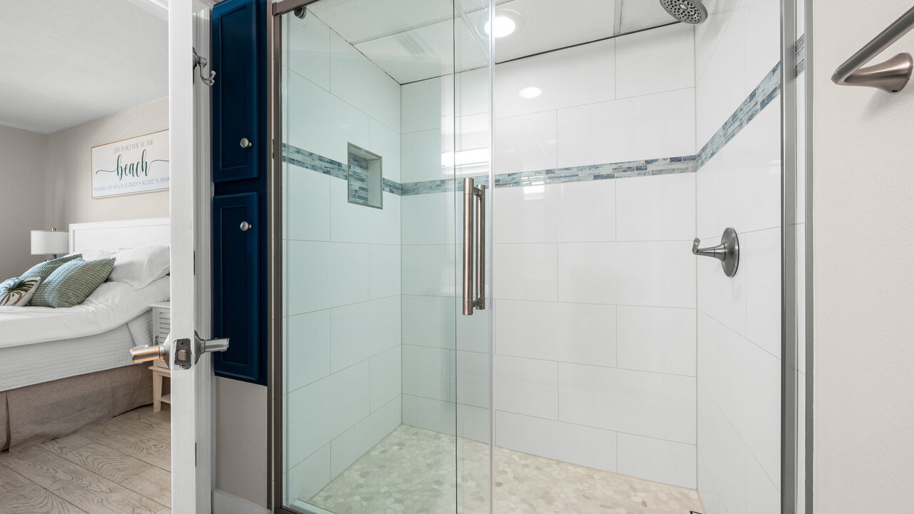 Emerald Beach 1428 - Image 21