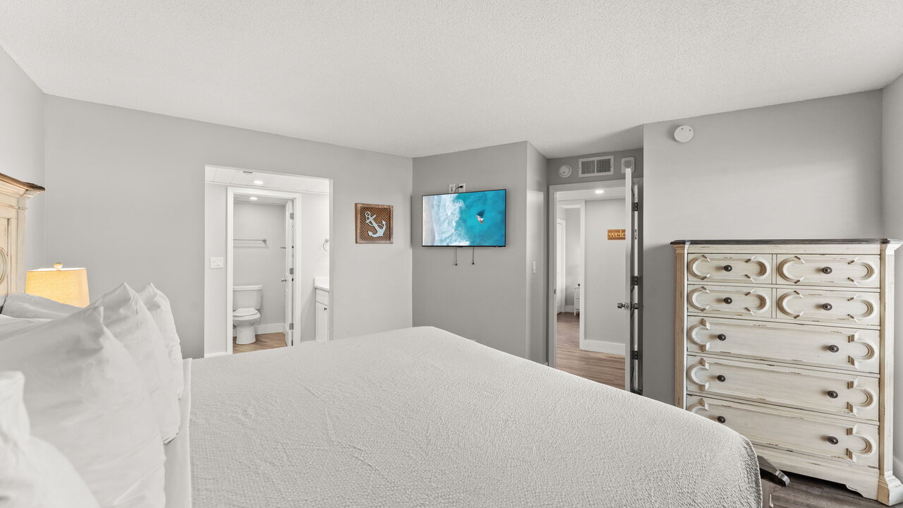 Edgewater Tower 2-808 - Image 15