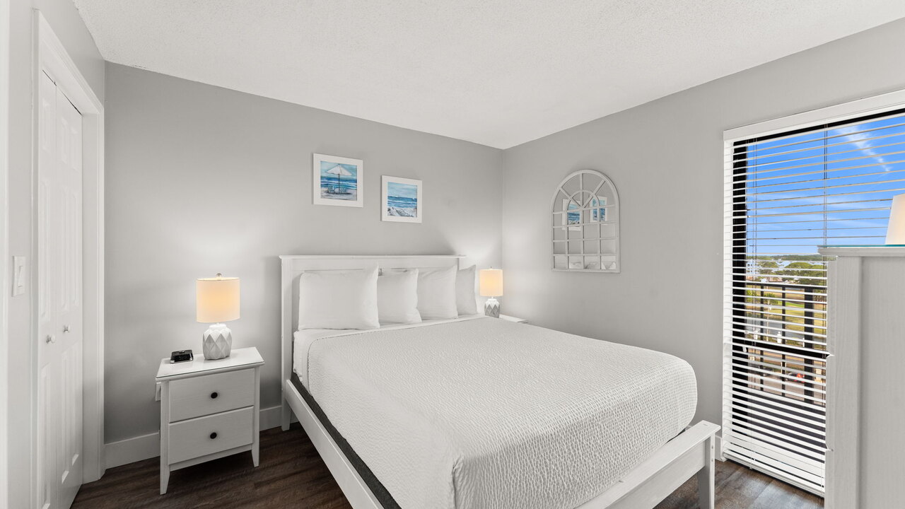 Edgewater Tower 2-808 - Image 19