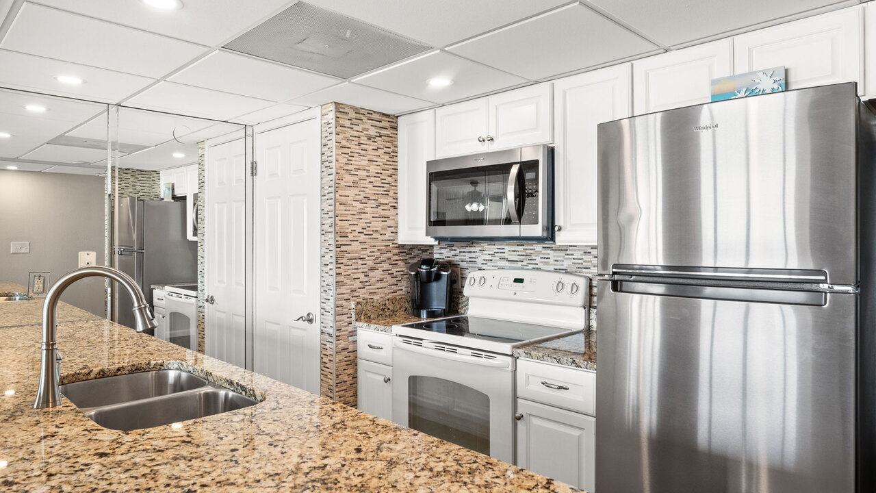 Edgewater Tower 3-210 - Image 26