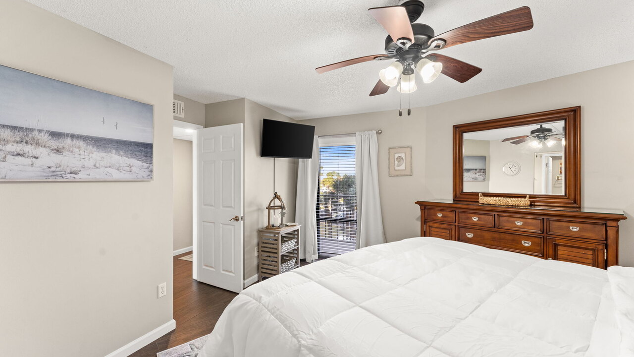 Edgewater Tower 3-210 - Image 35