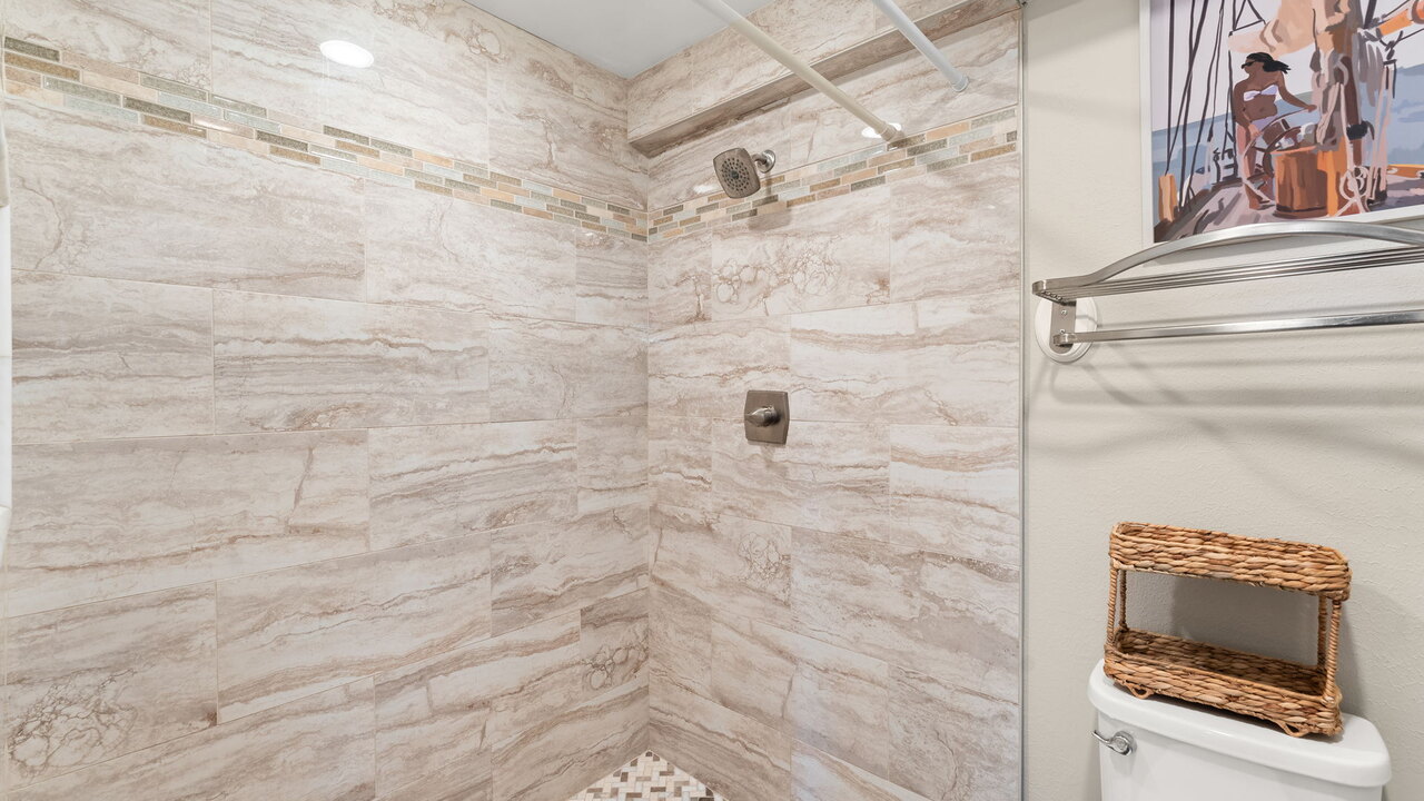 Edgewater Tower 3-210 - Image 37