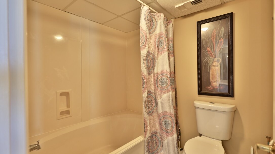 Long Beach 2- 805 - Image 18