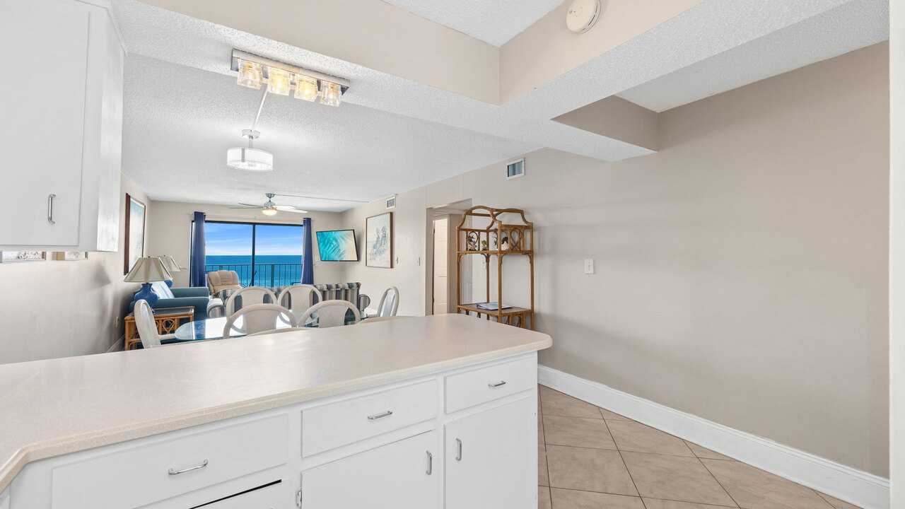 Regency Tower 1212 - Image 9